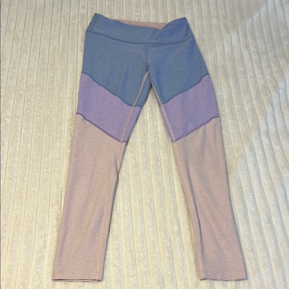Outdoor Voices Colorblock Leggings in lilac/lavender/light pink. Size Small.